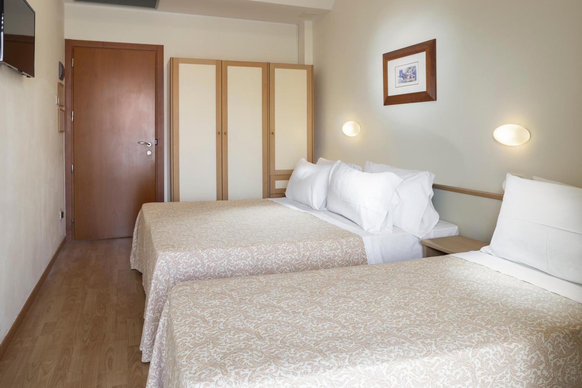 Hotel Baltic Ріміні Екстер'єр фото